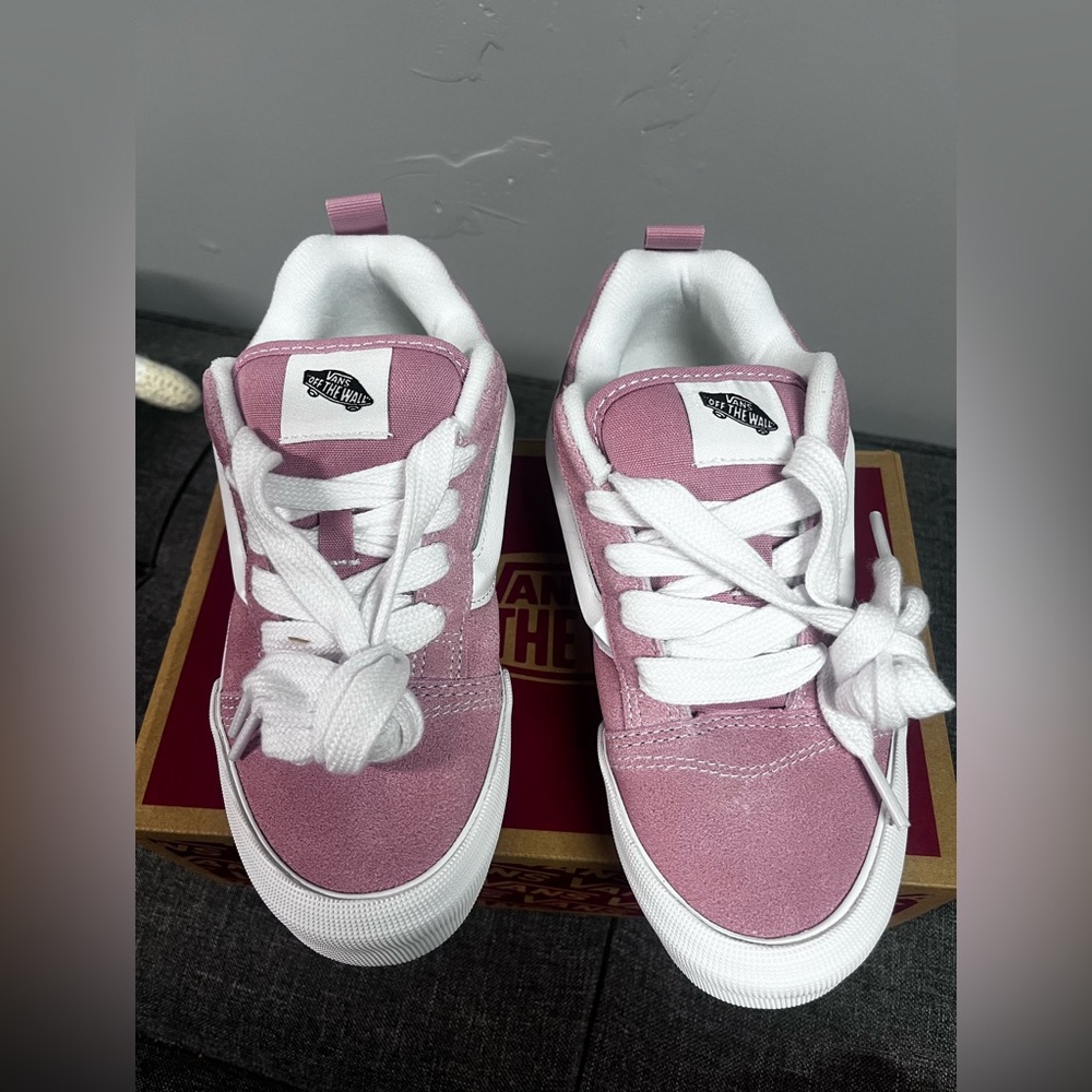 Vans Kids Old Skool Suede Sneakers in Pink and White - Picture 5 of 7